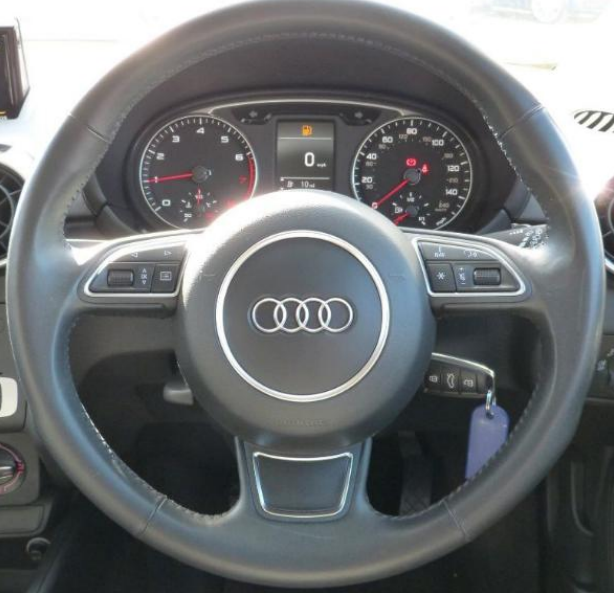 AUDI 04 Steering Wheel Cover