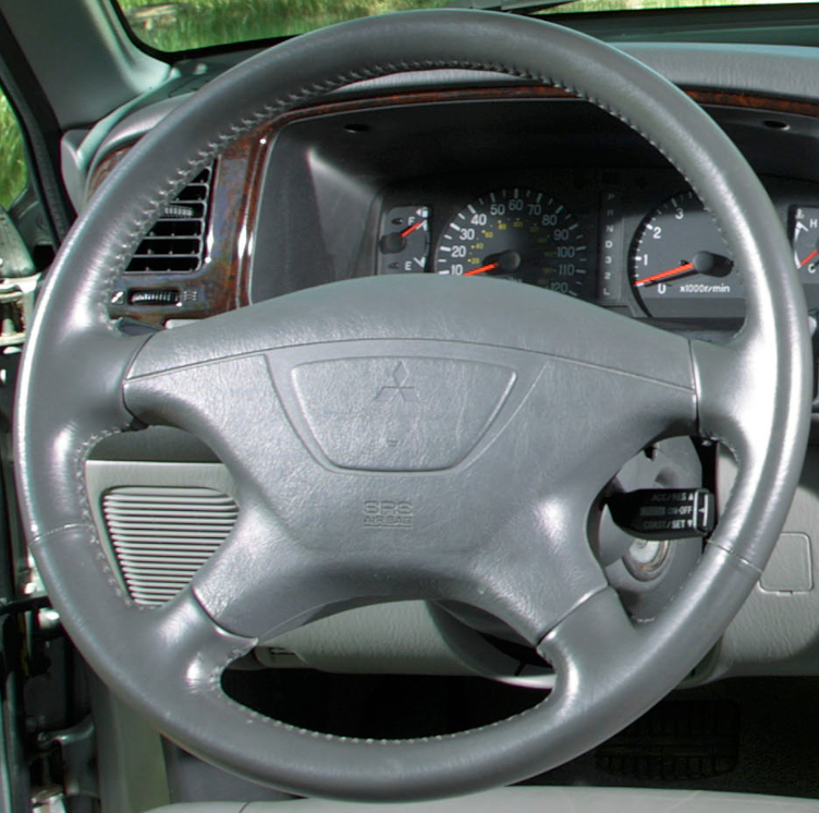 MITSUBISHI 03 Steering wheel cover