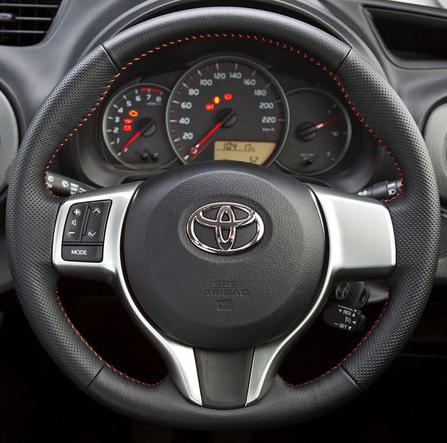 TOYOTA 26 Steering wheel cover