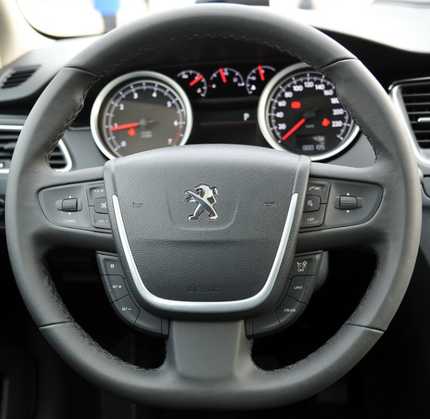 PEUGEOT 08 Steering wheel cover