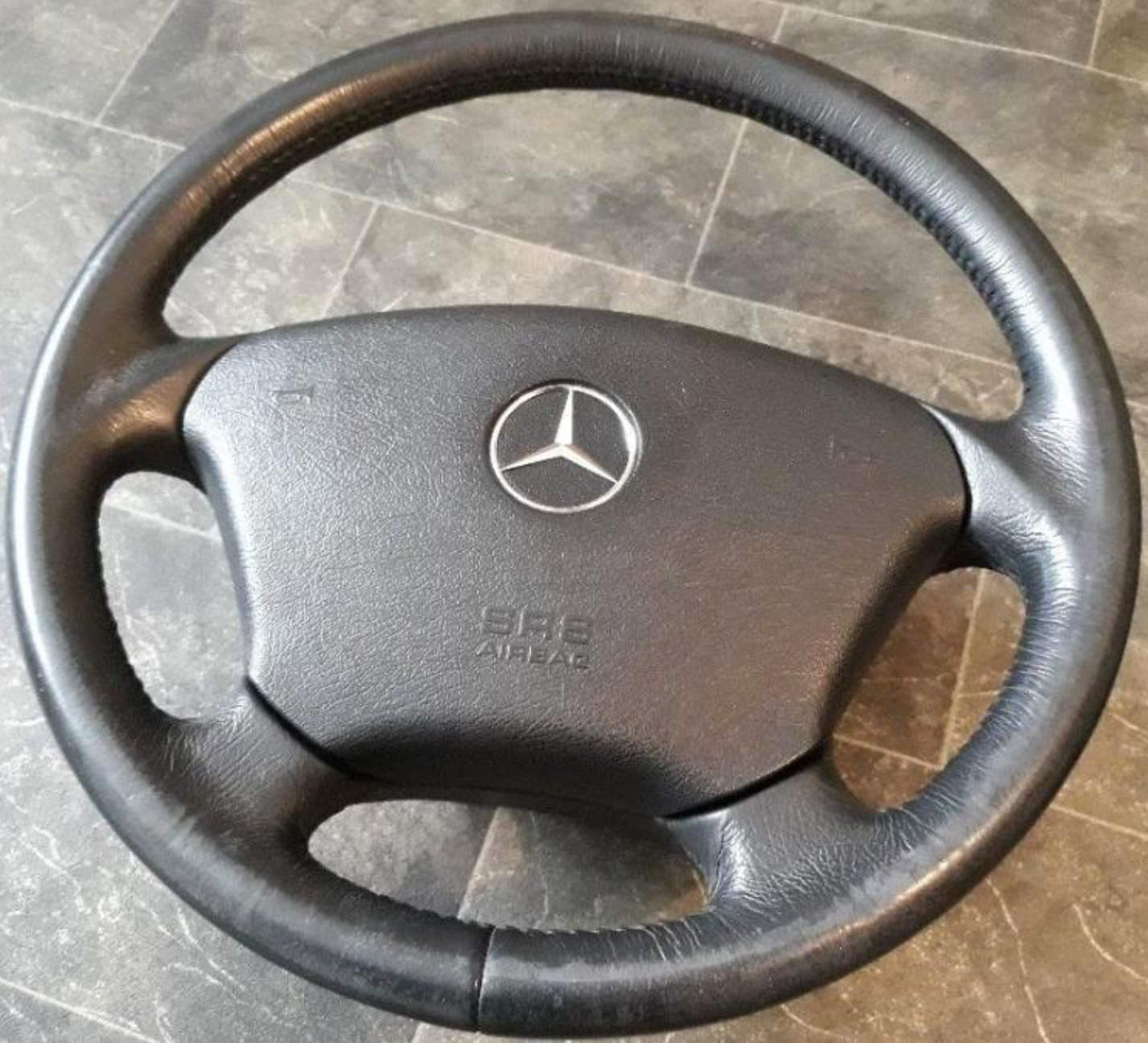 MERCEDES 19 Steering wheel cover