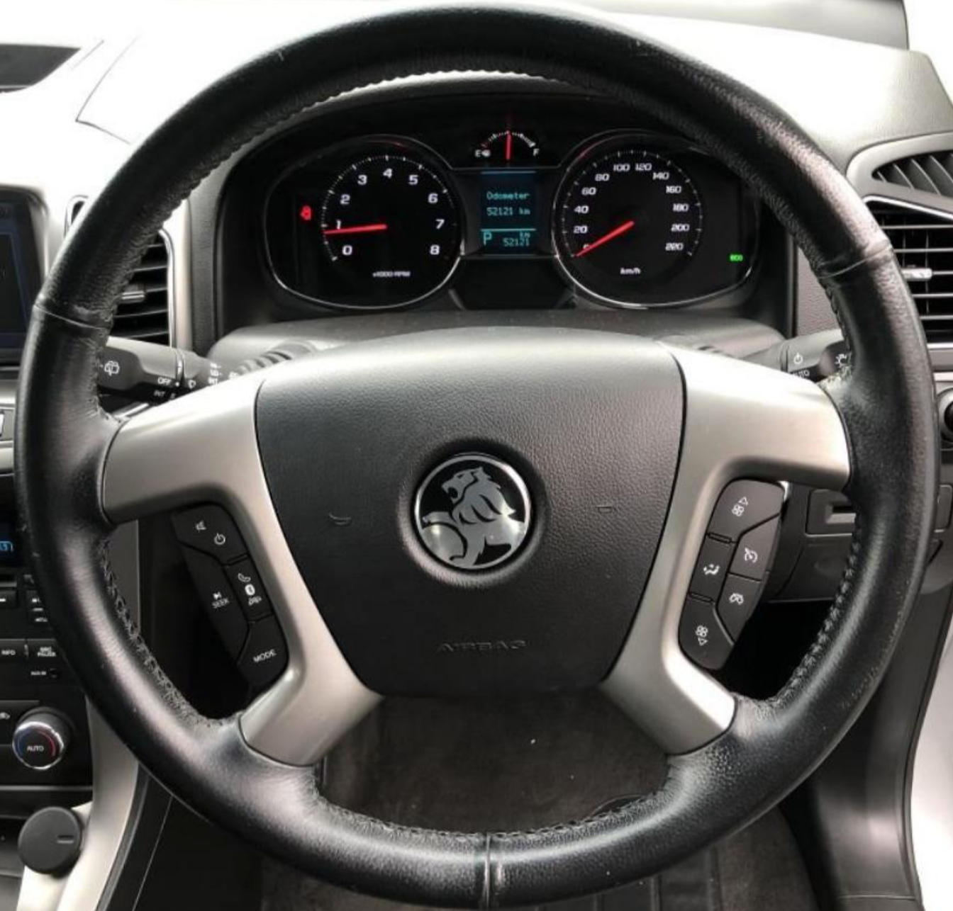 HOLDEN 03 Steering wheel cover