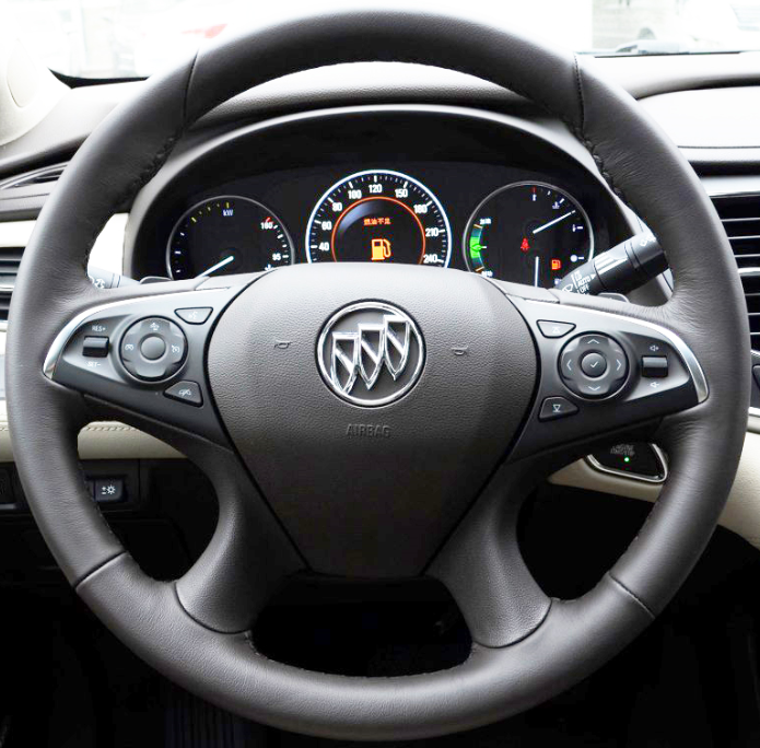 BUICK 06 Steering wheel cover