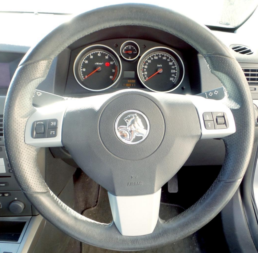 HOLDEN 05 Steering wheel cover