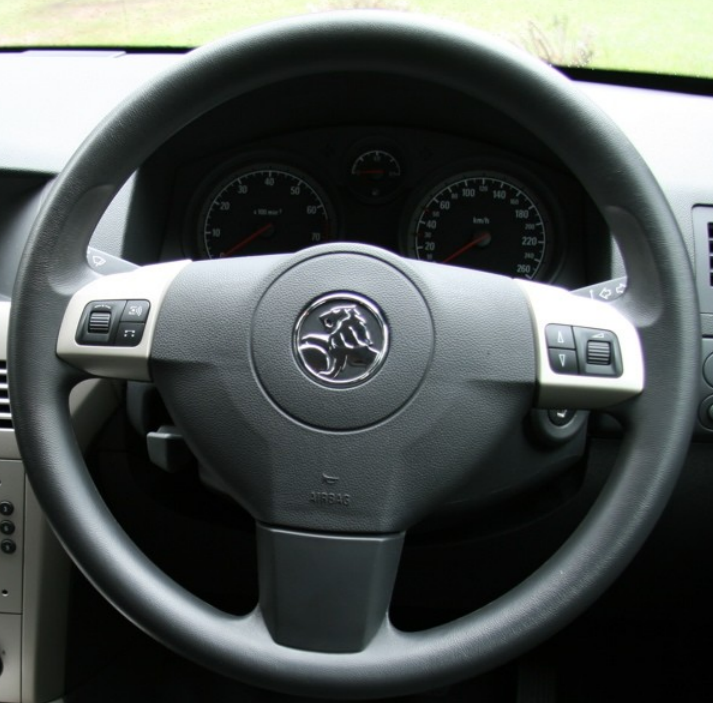 HOLDEN 06 Steering wheel cover