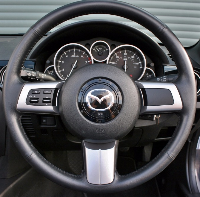 MAZDA 09 Steering wheel cover