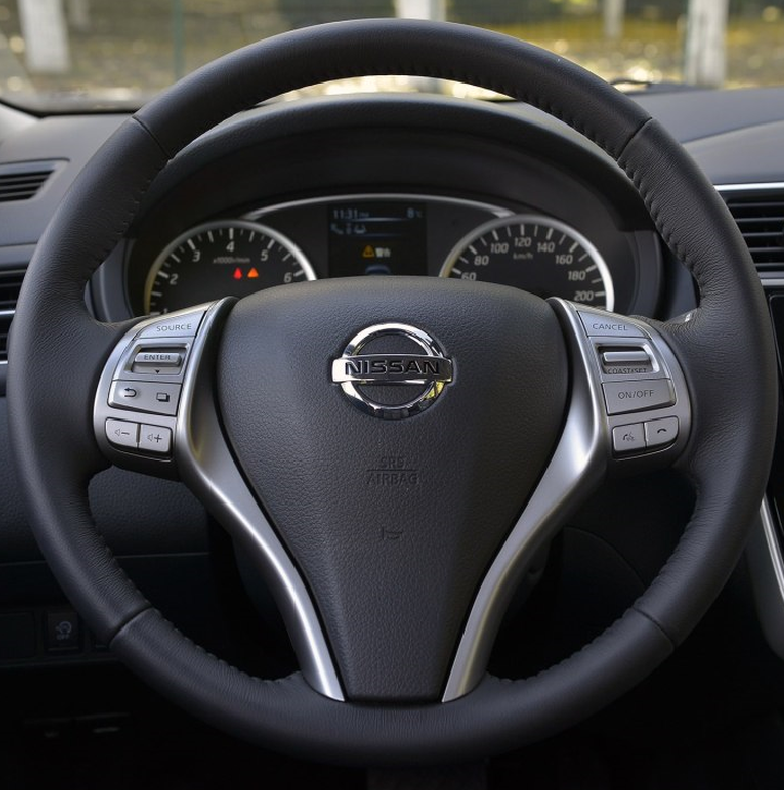 NISSAN 05 Steering wheel cover