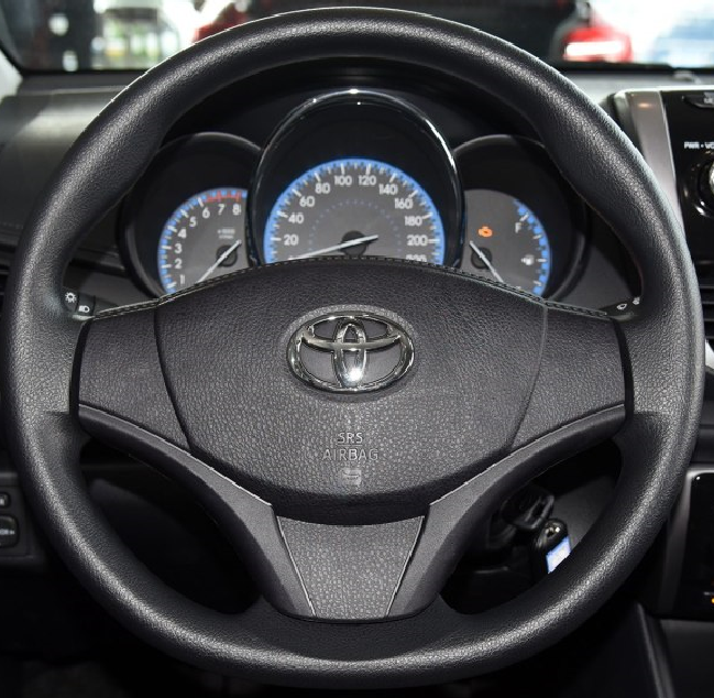 TOYOTA 13 Steering wheel cover