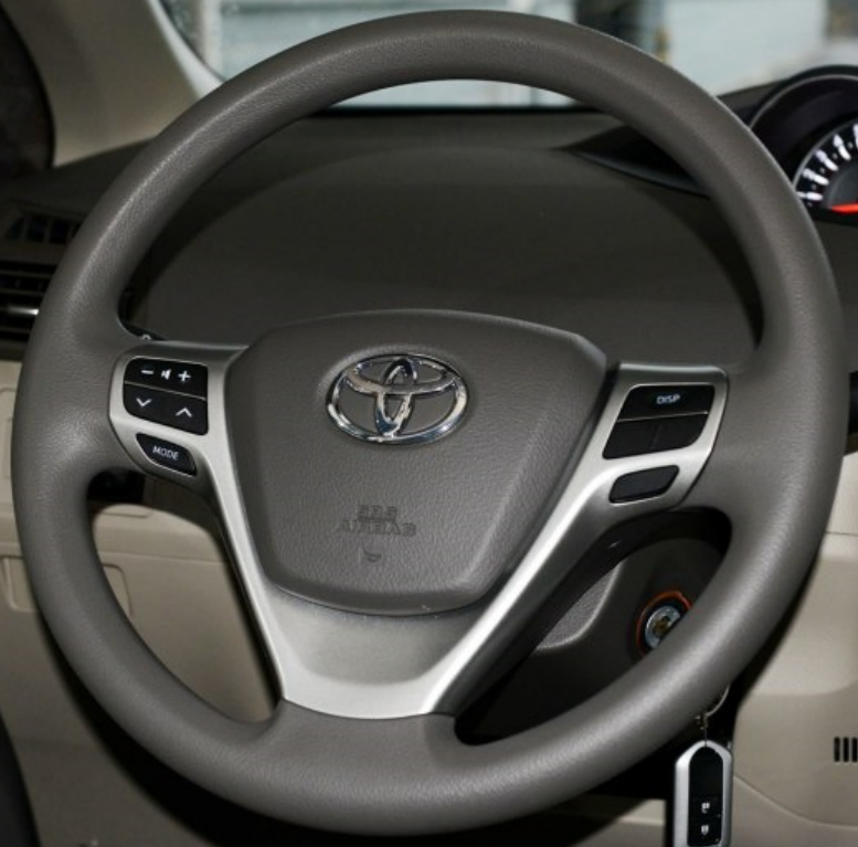 TOYOTA 10 Steering wheel cover