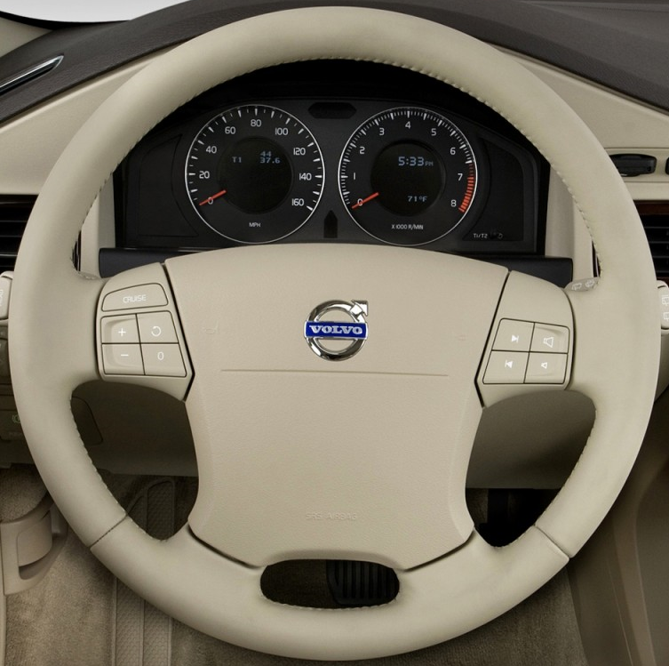 VOLVO 08 Steering wheel cover