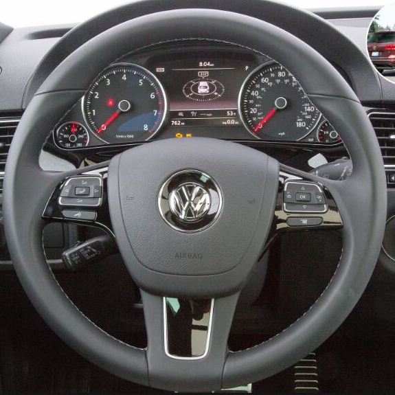 VOLKSWAGEN 18 Steering wheel cover