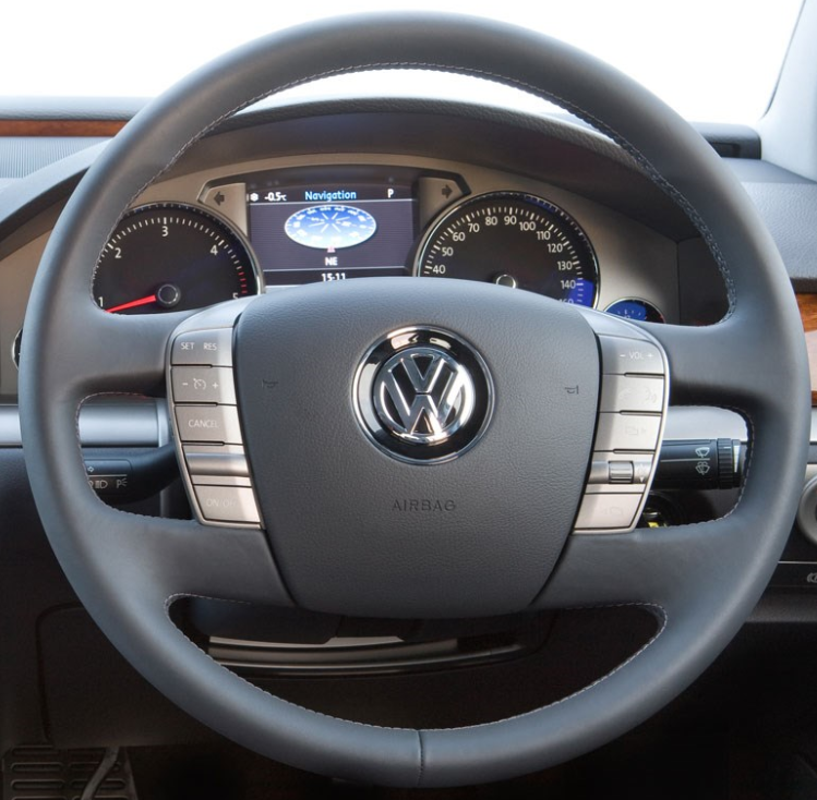 VOLKSWAGEN 21 Steering wheel cover