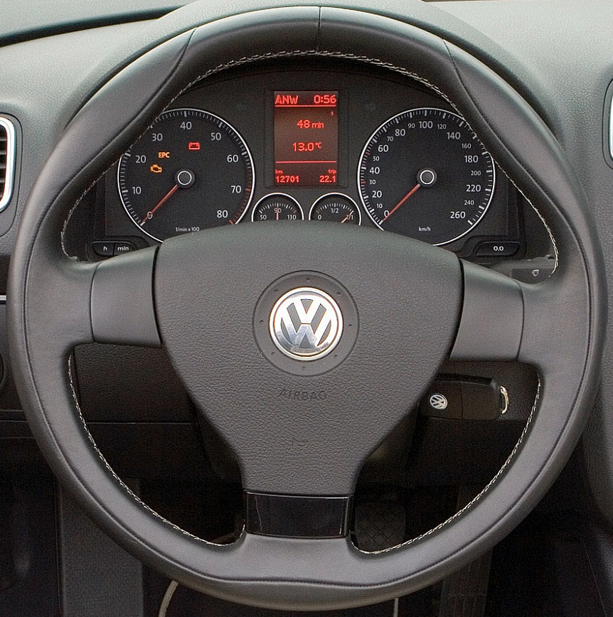 VOLKSWAGEN 23 Steering wheel cover